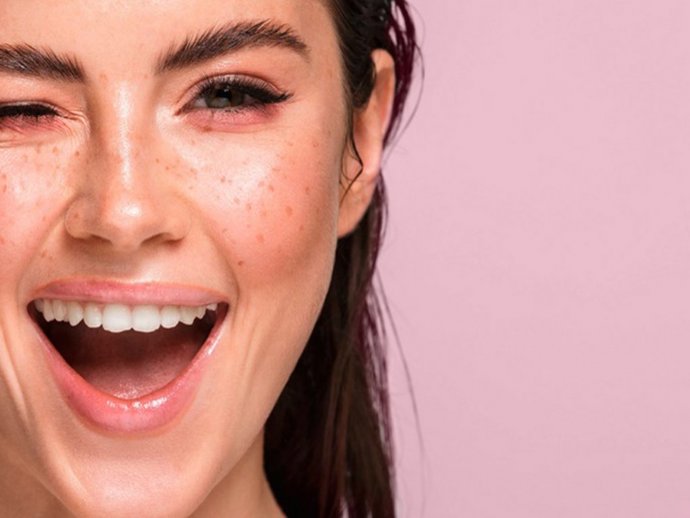 La protección solar es fundamental para presumir de una piel más joven y sin manchas