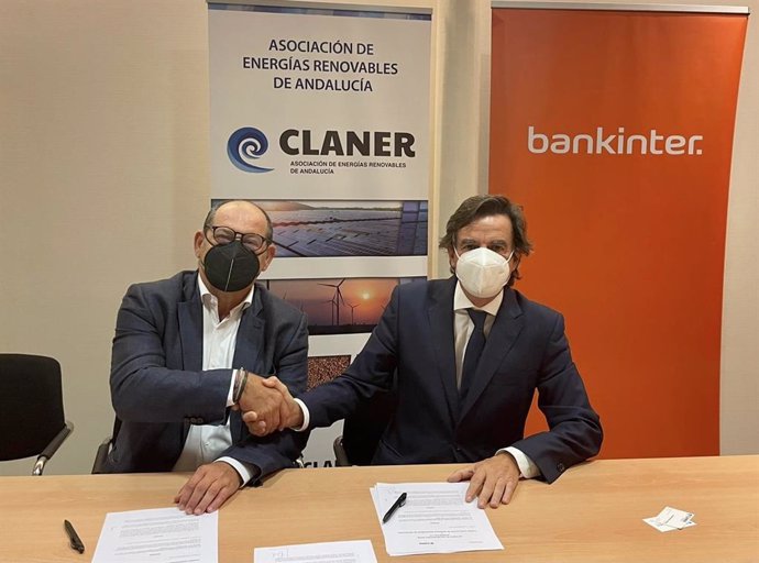 El presidente de Claner, Alfonso Vargas, y el subdirector general de Bankinter y director de Organización en Andalucía, Juan Carlos Barbero