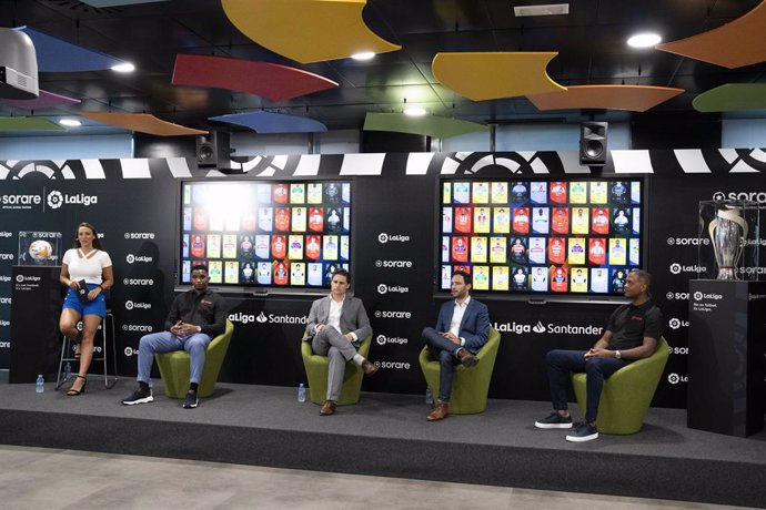 Acto de presentación del acuerdo entre LaLiga y Sorare con Samuel Etoo, Nicolas Julia, Óscar Mayo y Patrick Kluivert