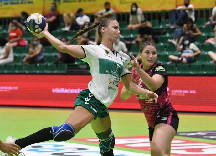 La Fundación Trinidad Alfonso ayudará con 1,4 millones a 39 clubs valencianos de las dos máximas categorías en la segunda edición de su programa Actívate Equipos.