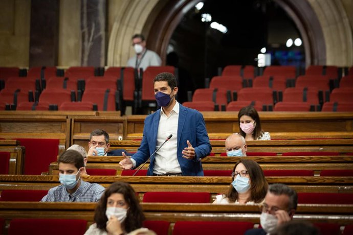 Imagen de archivo - El portavoz de Cs en el Parlament, Nacho Martín Blanco, interviene durante una sesión plenaria en el Parlament de Cataluña, a 29 de julio de 2021, en Barcelona, Catalunya, (España).