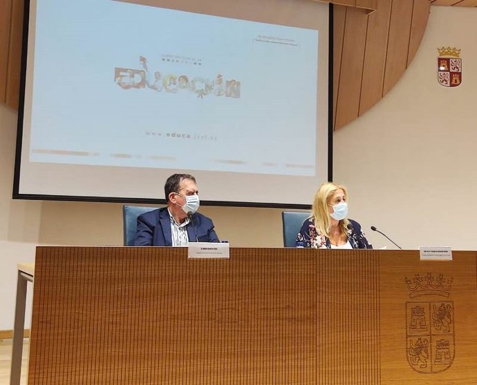 Javier Barrio y Yolanda de Gregorio presentan las novedades del curso escolar en Soria.