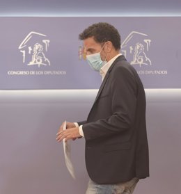 El portavoz parlamentario de Ciudadanos, Edmundo Bal, a su llegada a una rueda de prensa en el Congreso 