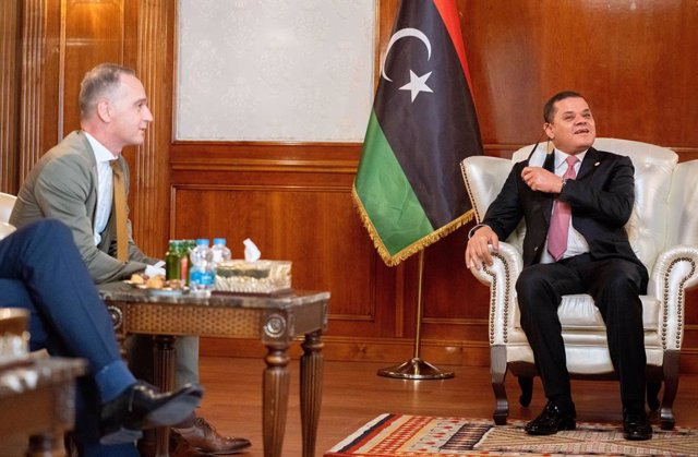 Abdul Hamid Dbeibé, primer ministro de Libia, y Heiko Maas, ministro de Exteriores alemán.