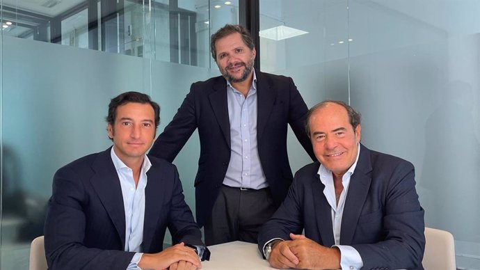 Archivo - De izq a dcha: Alvaro Elío, Juan Sánchez Salas y Enrique Díaz-Rato, los socios fundadores de Pinpoint Equity Partners.