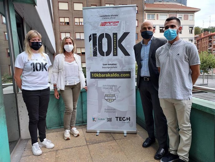 Alcaldesa Amaia del Campo en presentación de la 10K