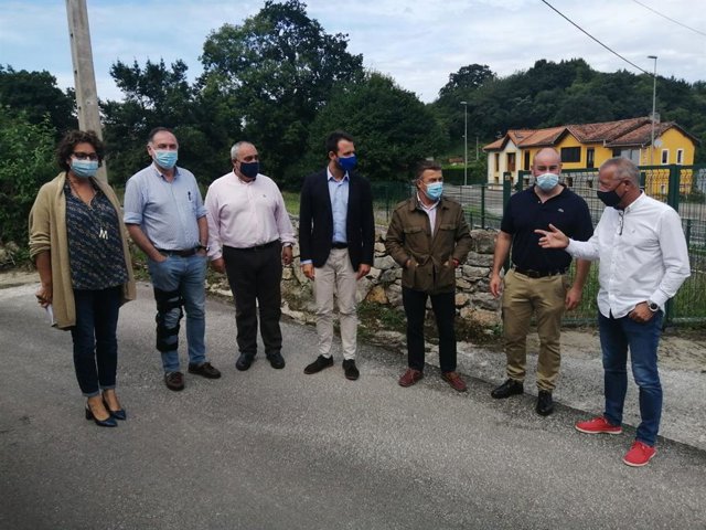 Dirigentes del PP visitan Llanes y piden que se declare zona catastrófica