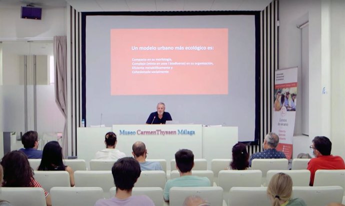 Presidente de la Fundación Ecología Urbana, Salvador Rueda, durante su ponencia en los Cursos de Verano de la UNIA en Málaga.