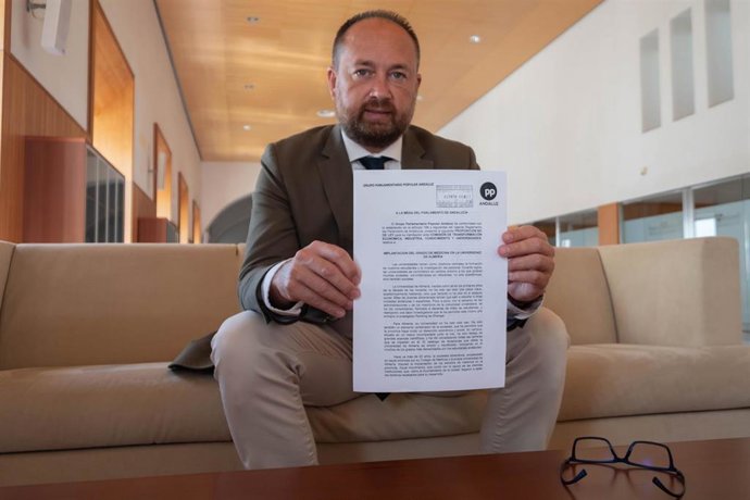 El parlamentario del PP de Almería Ramón Herrera.