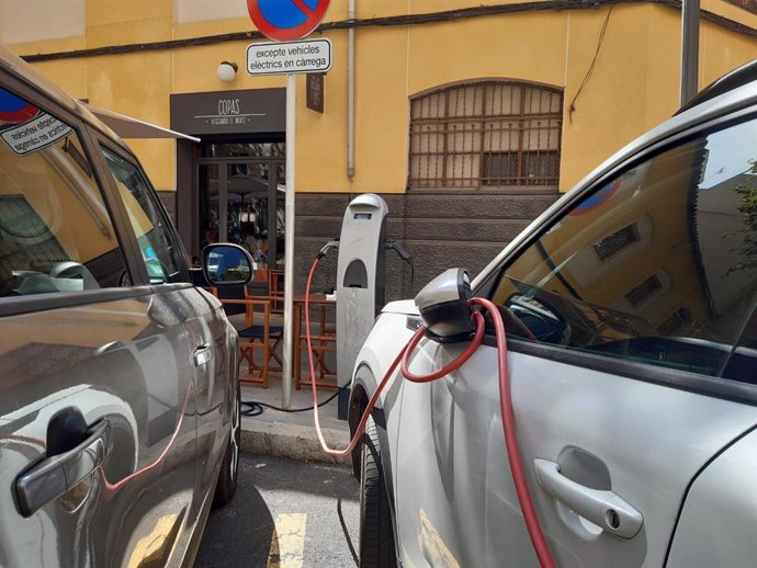 Punto de carga para vehículos eléctricos en Palma.