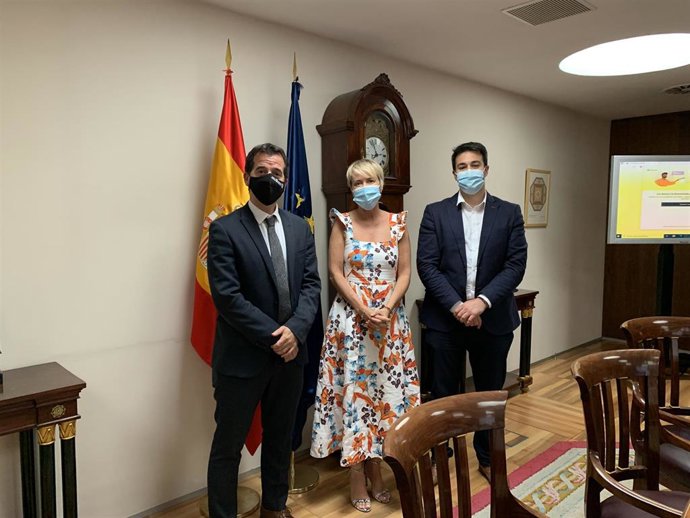 Mikel Irujo, Carme Artigas y Alberto Palomo