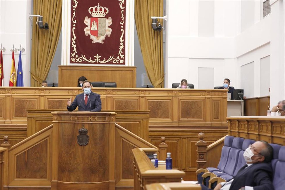 El presidente del PP, Paco Núñez, en el pleno de las Cortes.
