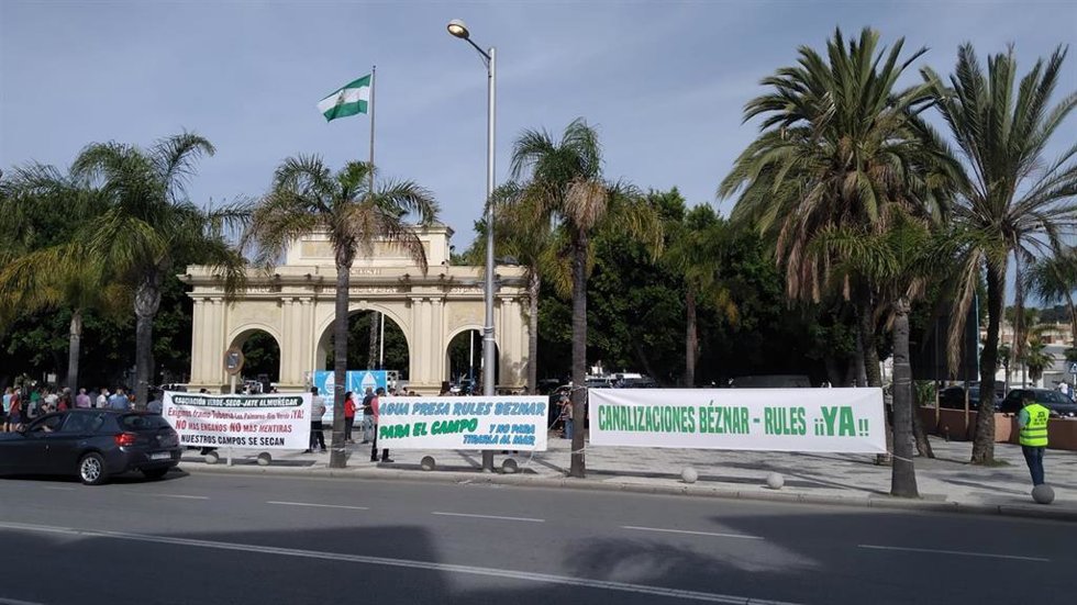Archivo - Marcha reivindicativa por las canalizaciones de Rules, en imagen de archivo