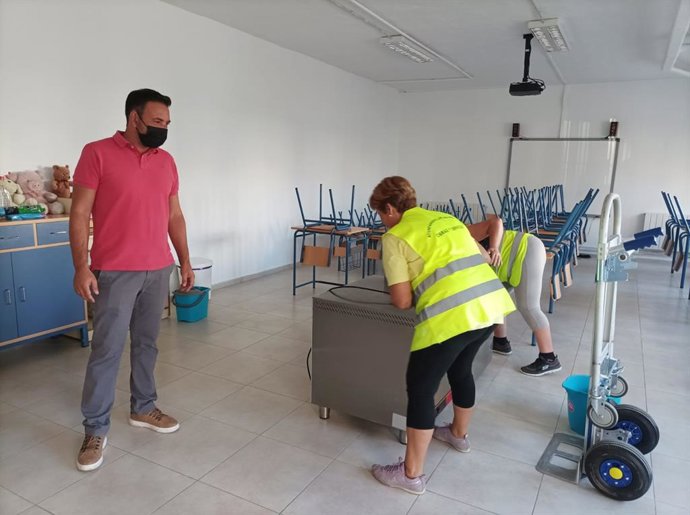 Tareas de desinfección de colegios