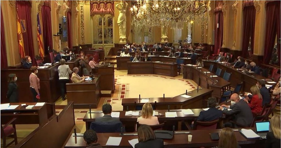 Archivo - Pleno del Parlament de Baleares.
