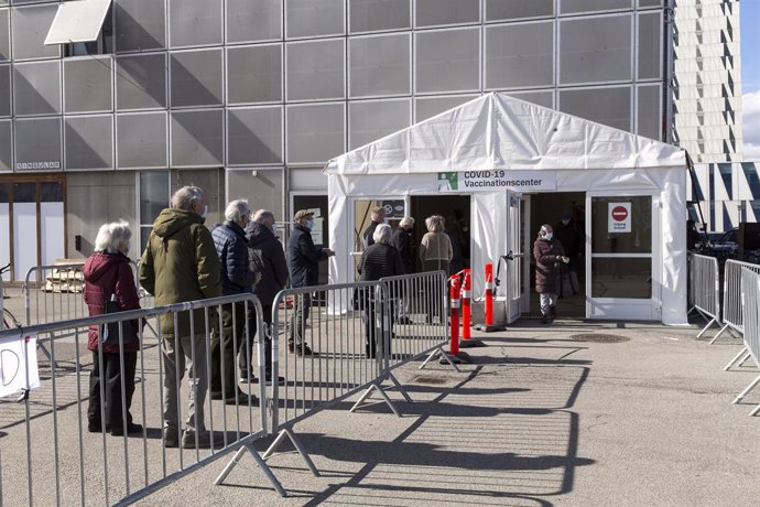 Archivo - Centro de vacunación contra el coronavirus en Copenhague, Dinamarca