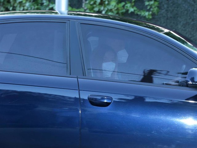 La Infanta Sofía, a su llegada al Colegio Santa María de los Rosales con sus padres