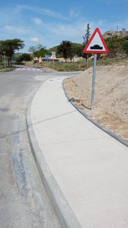 Estado actual de las obras de mejora del acceso peatonal a la zona de servicios de Valtierra.