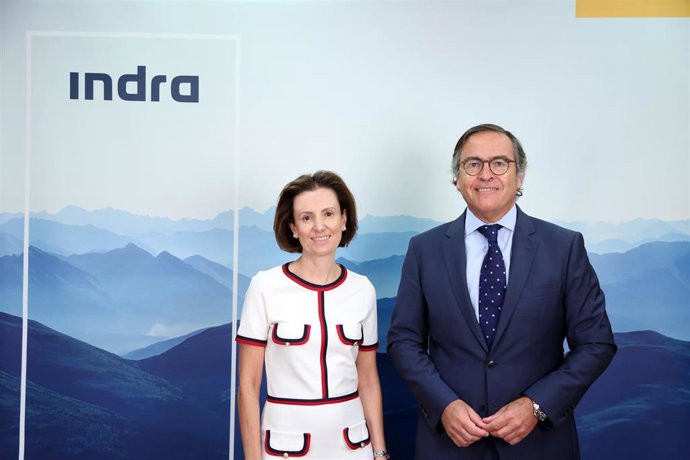Archivo - Cristina Ruiz e Ignacio Mataix, consejeros delegados de Indra.
