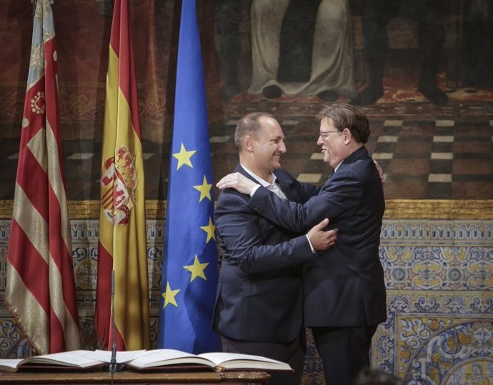 Imagen del ya exvicepresidente segundo del Consell y extitular de Vivienda y Arquitectura Bioclimática, Rubén Martínez Dalmau, junto al presidente de la Generalitat, Ximo Puig.