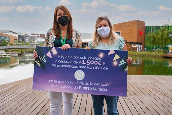 Puerto Venecia entrega 1.500 euros en ocio a la Asociación de Personas y Enfermedades Raras de Aragón.