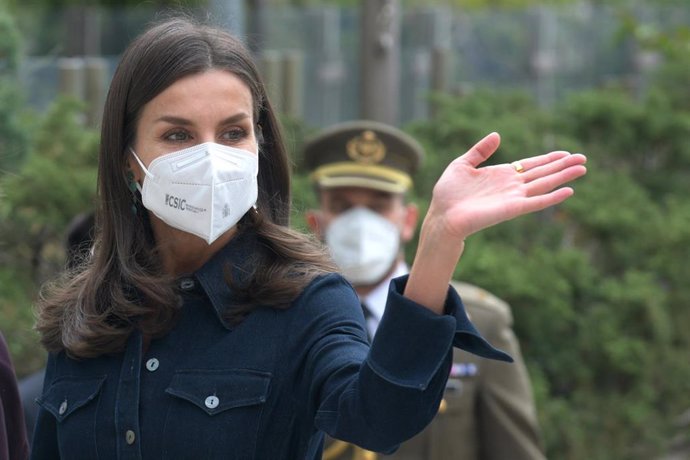 Archivo - La Reina Letizia a la llegada al acto de presentación del informe Grupo de trabajo sobre el papel de la mujer en la internacionalización de la economía española, en Madrid (España), a 16 de abril de 2021.