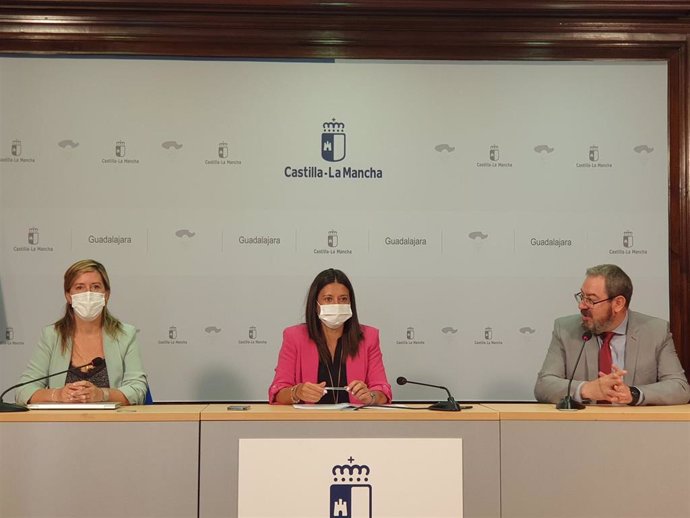 La consejera de Bienestar Social, Bárbara García, en rueda de prensa.