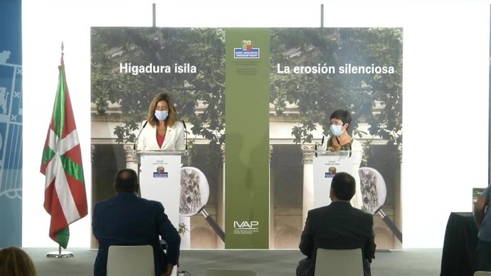 La consejera de Gobernanza Pública y Autogobierno, Olatz Garamendi, en una comparecencia en Bilbao