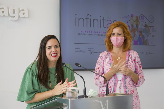 Lourdes Piña, diputada provincial de Igualdad, junto a Arantxa López, promotora del foro Infinitas