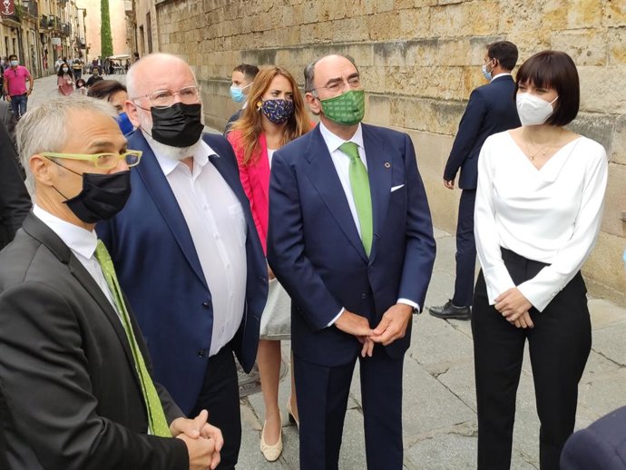 Diana Morant, Ignacio Sánchez Galán,Frans Timmermans y Ricardo Riveo, de derecha a izquierda, en la Universidad de Salamanca