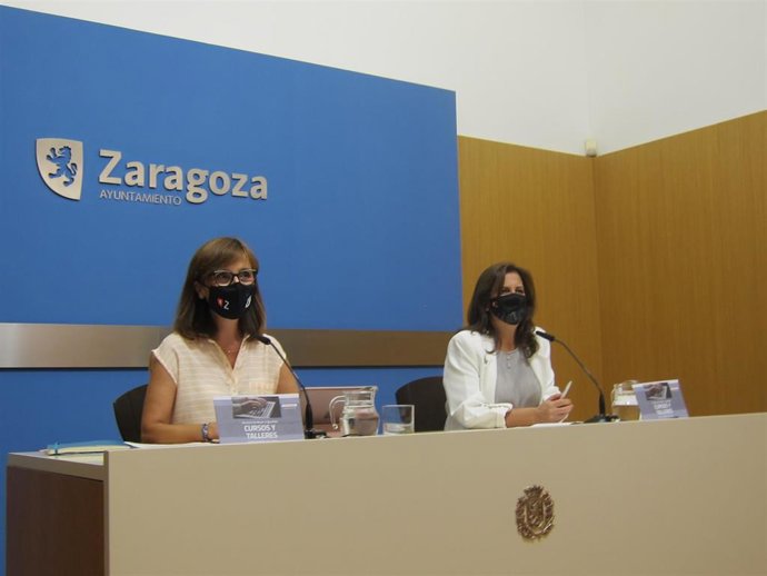 La concejal de Igualdad del Ayjntaniento de Zaragoza, María Fe Antoñanzas, y la jefa del Servicio de Igualdad, Ana Gaspar