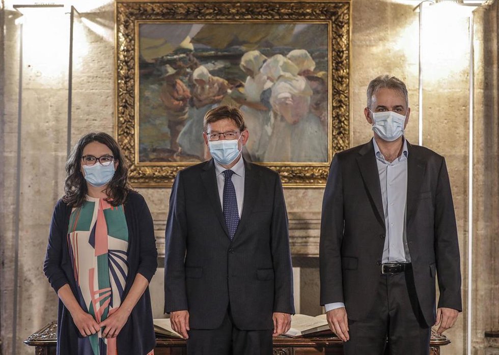 La vicepresidenta primera del Consell y titular de Igualdad y Políticas Inclusivas, Mónica Oltra; el presidente de la Generalitat, Ximo Puig, y el nuevo vicepresidente segundo y conseller de Vivienda y Arquitectura Bioclimática, Héctor Illueca.