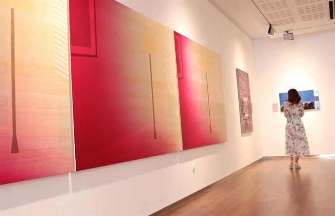 El Centro Fundación Unicaja de Antequera (Málaga) acoge una exposición con obras del XIV Certamen de Artes Plásticas