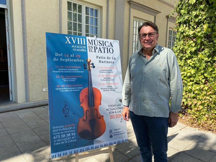 El delegado de Cultura del Ayuntamiento de Alcalá de Guadaíra, Enrique Pavón, ha presentado el cartel de Música Patio 2021.