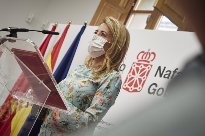 La ministra de Transportes, Movilidad y Agenda Urbana, Raquel Sánchez durante una rueda de prensa junto a la presidenta de Navarra, en el Palacio de Navarra, a 10 de septiembre de 2021, en Pamplona, Navarra (España). 