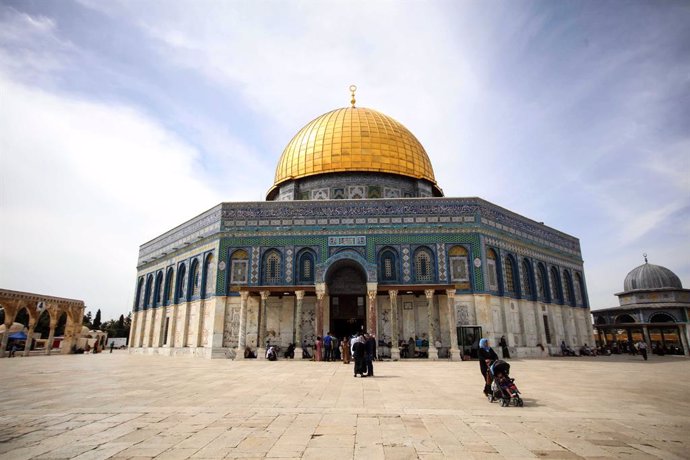 Archivo - 26 May 2019, ---, Jerusalem: Palestinian Muslims go to the Dome of the Rock on the Temple Mount in the Old City of Jerusalem during the Holy Month of Ramadan. Photo: Abedalrahman Hassan/APA Images via ZUMA Wire/dpa