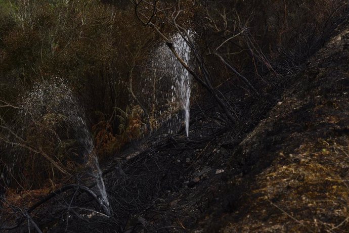 Conducciones de agua quemadas en la parroquia de Rairós, perteneciente al municipio de Ribas de Sil, a 9 de septiembre de 2021, en Ribas de Sil, Lugo, Galicia (España). El incendio declarado en la parroquia de Ribas de Sil del municipio homónimo fue dad