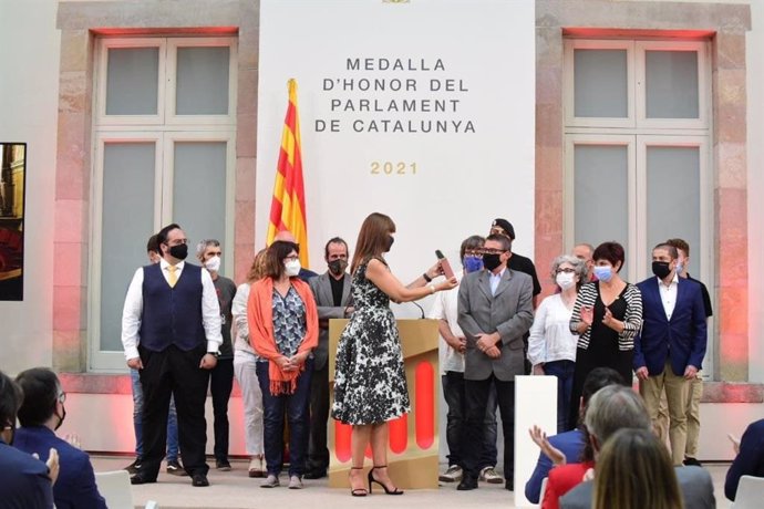 La presidenta del Parlament, Laura Borrs, en la entrega de la Medalla de Honor a "víctimas de la represión" del 1-O