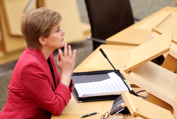 09 September 2021, United Kingdom, Edinburgh: Scotland's First Minister Nicola Sturgeon attends First Minister's Questions at the Scottish Parliament. Photo: Russell Cheyne/PA Wire/dpa