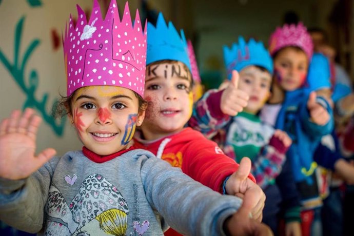 Niños sirios en una escuela