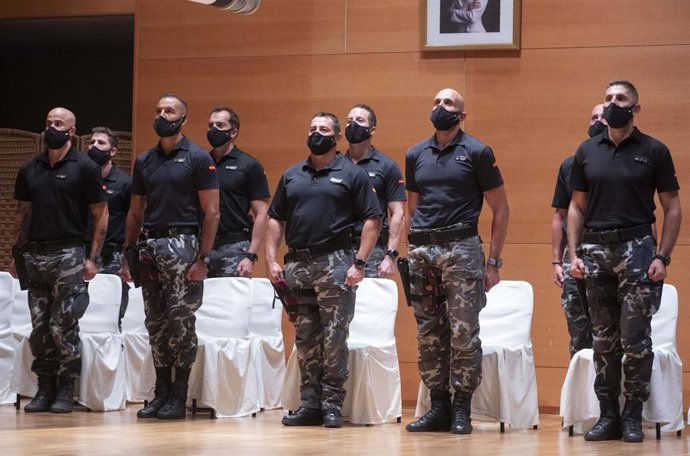 Policías del Grupo Especial de Operaciones (GEO) que trabajaron en la evacuación de Afganistán, durante el acto de homenaje de este jueves en el Complejo de Canillas de la Policía