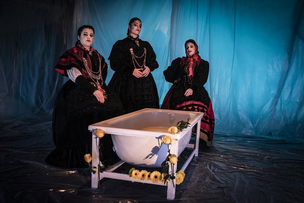 Archivo - La banda Tanxugueiras, formada por las hermanas Olaia y Sabela Maneiro y por Aida Tarrío
