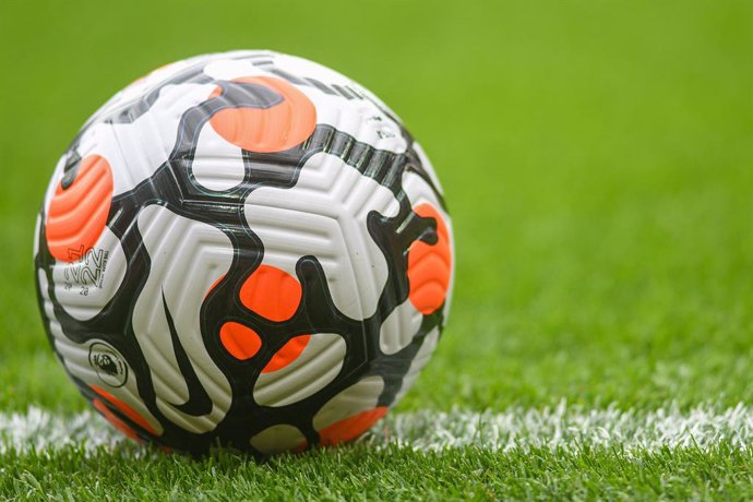 Archivo - Premier League match ball during the Pre-Season Friendly football match between Liverpool and Athletic Bilbao on August 8, 2021 at Anfield in Liverpool, England - Photo Philip Bryan / ProSportsImages / DPPI