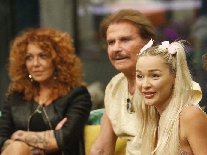 SOFÍA CRISTO, EDMUNDO ARROCET Y EMMY RUSS