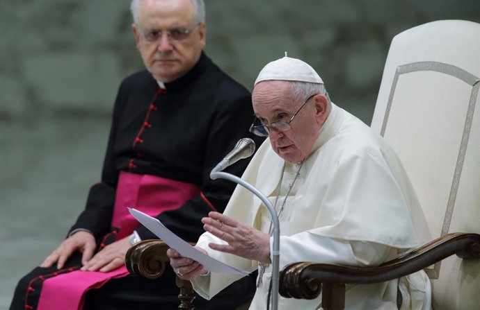 01 September 2021, Vatican, Vatican City: Pope Francis delivers his Wednesday General Audience in Paul VI Hall at the Vatican. Photo: Evandro Inetti/ZUMA Press Wire/dpa