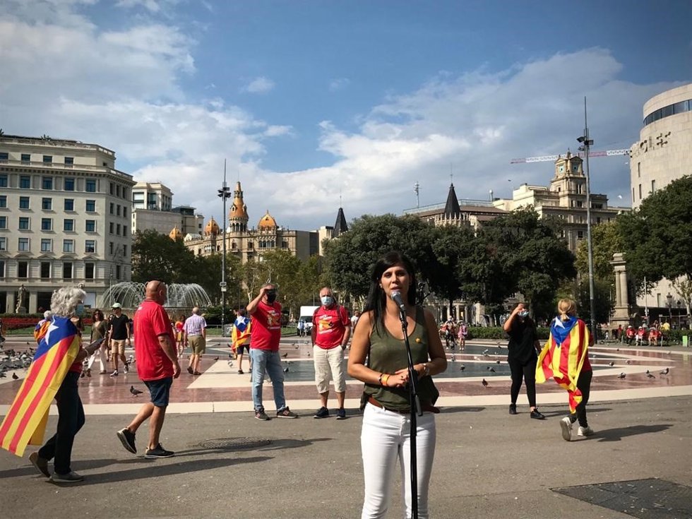 La secretaria general adjunta y portavoz de ERC, Marta Vilalta, en declaraciones antes de la manifestación de la Diada convocada por la ANC.