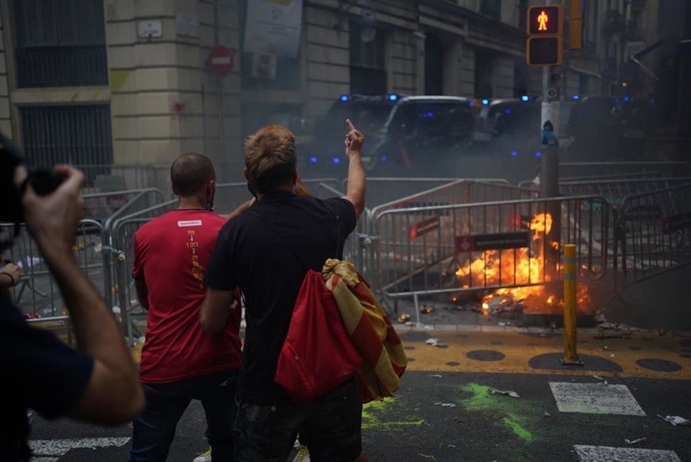 Altercados ante la Jefatura de Policía de Barcelona durante la Diada
