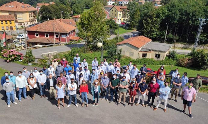 Clausura de la Escuela de NNGG del PP en Llanes.