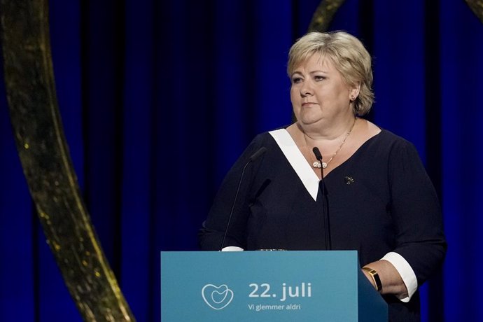 Archivo - 22 July 2021, Norway, Oslo: Norway's Prime Minister Erna Solberg delivers a speech during a memorial service at Oslo Spektrum marking the 10th anniversary of the 2011 terror attacks in Norway. Photo: Fredrik Hagen//dpa