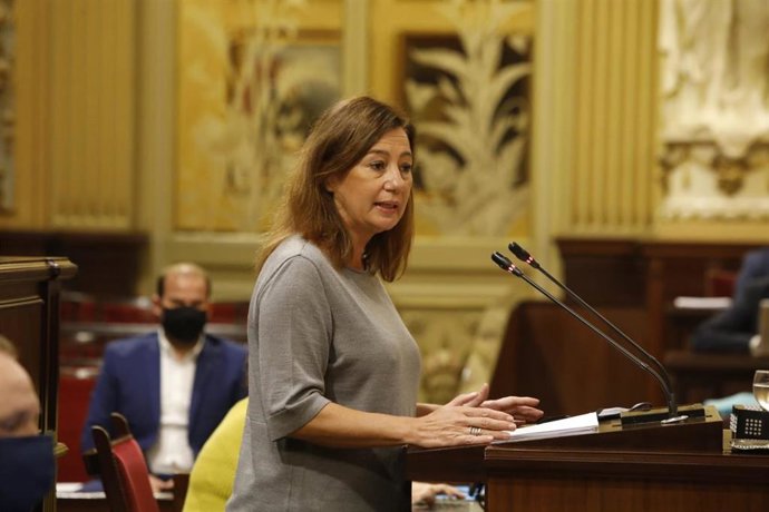Archivo - La presidenta del Govern, Francina Armengol, en el Debate de Política General 2020.